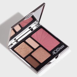 40 YEARS ANNIVERSARY FREEDOM SYSTEM MAKEUP PALETTE 01 (with blush no 303)